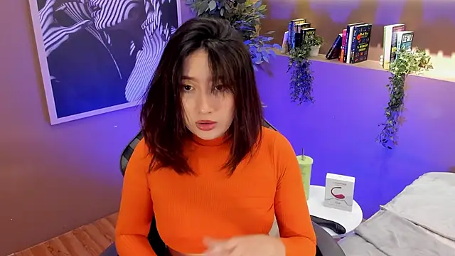 Skyyle  online show from April 5, 4:57 pm