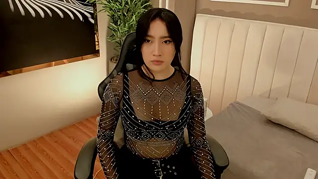 Skyyle  online show from June 13, 1:31 pm