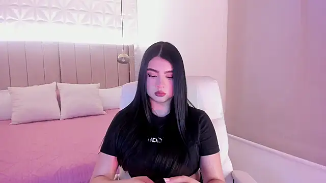 Sweety Nicole  online show from May 14, 2:25 pm