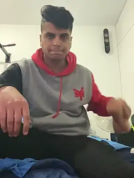 Snapshot of Noam7080z chatting on March 4, 8:44 am Noam7080z online show from March 4, 8:44 am