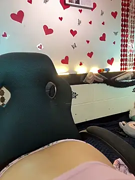 Snapshot of Nicol_V chatting on February 26, 4:45 am Nicol V online show from February 26, 4:45 am