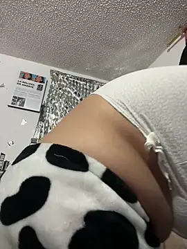 Snapshot of Nicol_V chatting on January 18, 5:22 am Nicol V online show from January 18, 5:22 am