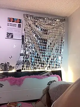 Snapshot of Nicol_V chatting on February 6, 5:25 am Nicol V online show from February 6, 5:25 am