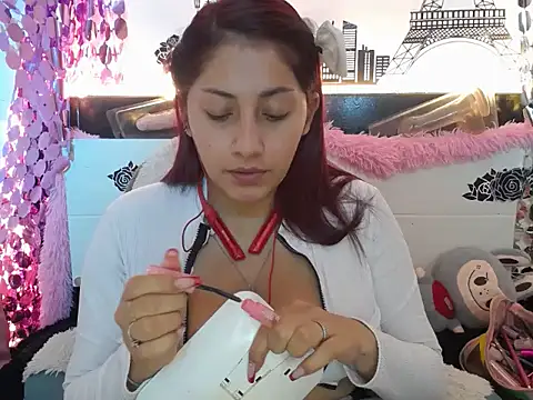 Nicol V online show from September 25, 4:07 am