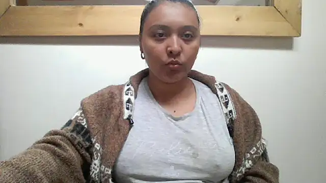 Snapshot of ALANA_150 chatting on November 5, 1:25 pm ALANA 150 online show from November 5, 1:25 pm