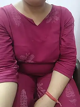 Snapshot of roshni_agrawal0 chatting on July 11, 10:15 am roshni agrawal0 online show from July 11, 10:15 am