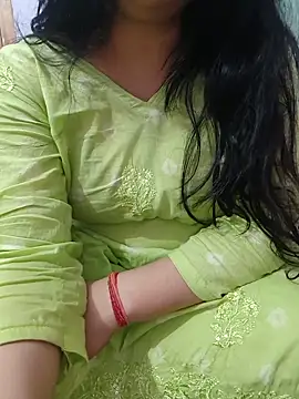 Snapshot of roshni_agrawal0 chatting on June 20, 7:57 am roshni agrawal0 online show from June 20, 7:57 am