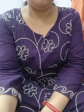 Snapshot of roshni_agrawal0 chatting on July 12, 7:09 am roshni agrawal0 online show from July 12, 7:09 am