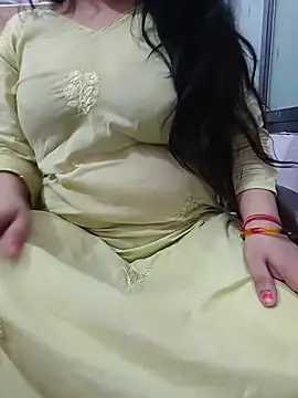 Snapshot of roshni_agrawal0 chatting on July 16, 8:22 am roshni agrawal0 online show from July 16, 8:22 am