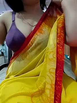 Snapshot of roshni_agrawal0 chatting on February 5, 8:21 am roshni agrawal0 online show from February 5, 8:21 am