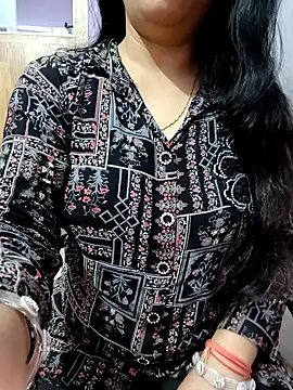 Snapshot of roshni_agrawal0 chatting on October 28, 1:54 pm roshni agrawal0 online show from October 28, 1:54 pm