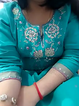 Snapshot of roshni_agrawal0 chatting on March 2, 9:16 am roshni agrawal0 online show from March 2, 9:16 am