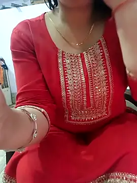 Snapshot of roshni_agrawal0 chatting on February 7, 7:44 pm roshni agrawal0 online show from February 7, 7:44 pm