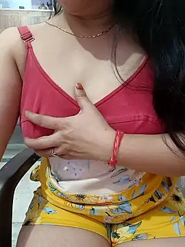 Snapshot of roshni_agrawal0 chatting on October 21, 8:03 am roshni agrawal0 online show from October 21, 8:03 am