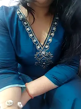 Snapshot of roshni_agrawal0 chatting on February 15, 1:21 pm roshni agrawal0 online show from February 15, 1:21 pm