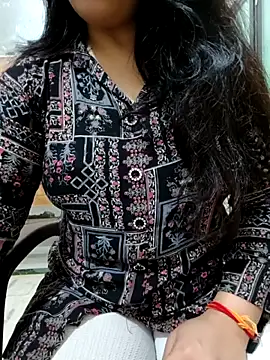 Snapshot of roshni_agrawal0 chatting on October 5, 7:21 am roshni agrawal0 online show from October 5, 7:21 am