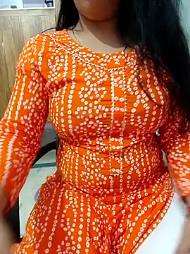 Snapshot of roshni_agrawal0 chatting on October 26, 7:53 am roshni agrawal0 online show from October 26, 7:53 am