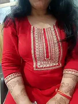 Snapshot of roshni_agrawal0 chatting on February 23, 8:15 am roshni agrawal0 online show from February 23, 8:15 am