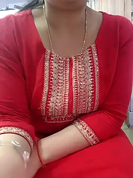 Snapshot of roshni_agrawal0 chatting on February 11, 6:19 pm roshni agrawal0 online show from February 11, 6:19 pm