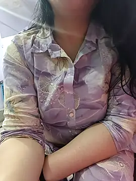 Snapshot of roshni_agrawal0 chatting on February 4, 7:58 am roshni agrawal0 online show from February 4, 7:58 am