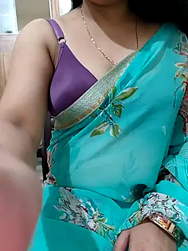 Snapshot of roshni_agrawal0 chatting on September 23, 8:21 am roshni agrawal0 online show from September 23, 8:21 am