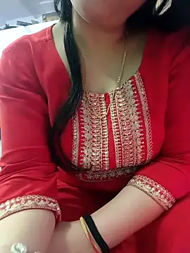 Snapshot of roshni_agrawal0 chatting on February 7, 7:38 am roshni agrawal0 online show from February 7, 7:38 am