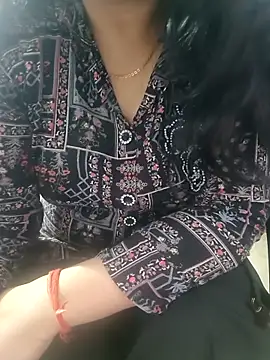 Snapshot of roshni_agrawal0 chatting on March 3, 11:17 am roshni agrawal0 online show from March 3, 11:17 am