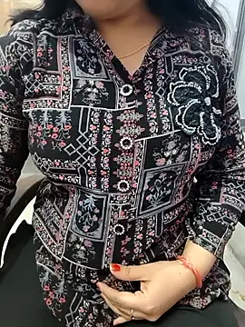 Snapshot of roshni_agrawal0 chatting on November 17, 12:42 pm roshni agrawal0 online show from November 17, 12:42 pm