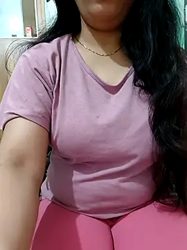 Snapshot of roshni_agrawal0 chatting on October 7, 7:31 am roshni agrawal0 online show from October 7, 7:31 am