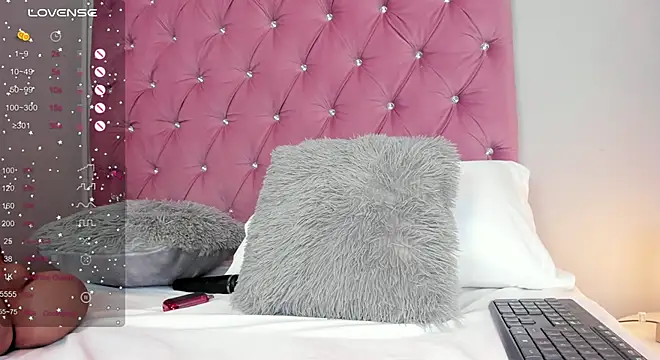 CapricornGirl  online show from September 30, 11:22 pm
