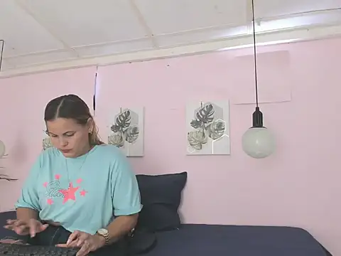 Lady miss    online show from October 6, 12:06 pm