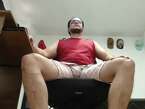 Snapshot of cloudsxxx chatting on February 23, 7:36 pm cloudsxxx online show from February 23, 7:36 pm