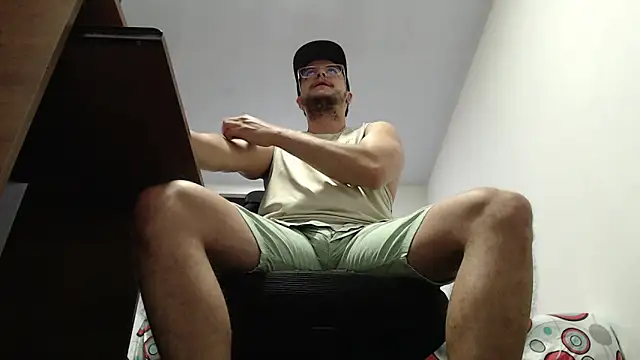 Snapshot of cloudsxxx chatting on September 20, 1:16 pm cloudsxxx online show from September 20, 1:16 pm