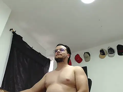 Snapshot of cloudsxxx chatting on February 10, 8:19 pm cloudsxxx online show from February 10, 8:19 pm