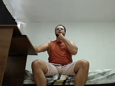 cloudsxxx online show from April 10, 3:08 pm