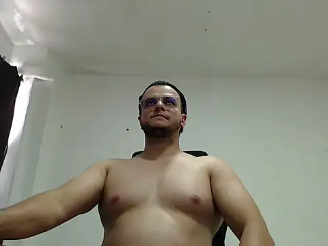 Snapshot of cloudsxxx chatting on May 6, 6:01 pm cloudsxxx online show from May 6, 6:01 pm