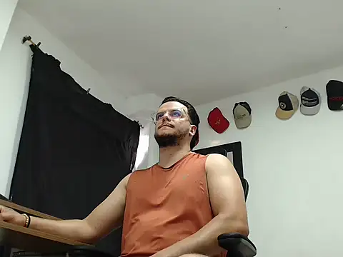 Snapshot of cloudsxxx chatting on February 9, 10:30 pm cloudsxxx online show from February 9, 10:30 pm