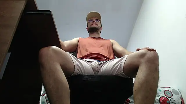 Snapshot of cloudsxxx chatting on September 25, 2:23 pm cloudsxxx online show from September 25, 2:23 pm