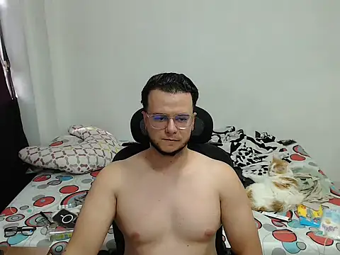 cloudsxxx online show from March 31, 7:05 pm