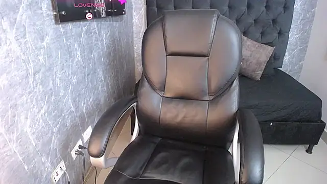 eileen  hills online show from September 19, 6:45 pm