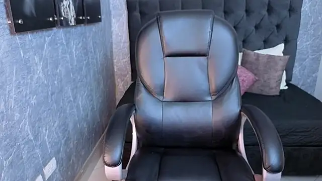 eileen  hills online show from November 27, 6:52 pm