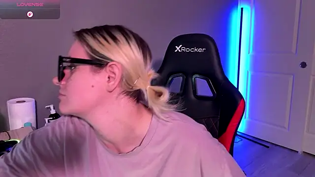 Charlies world online show from November 29, 6:30 pm