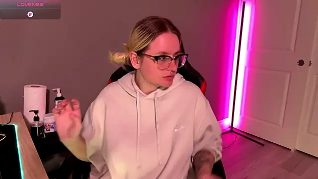 Charlies world online show from November 21, 9:14 pm