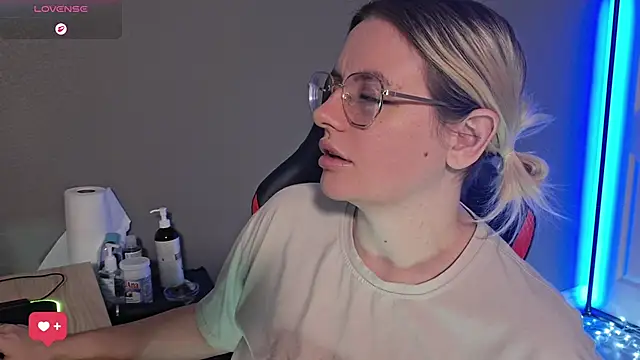 Charlies world online show from December 5, 5:55 pm