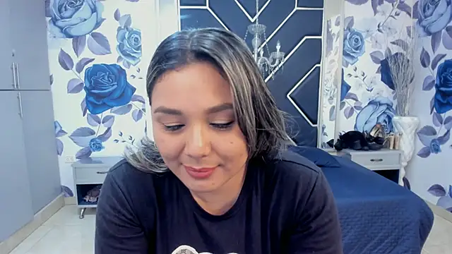 LatinaHoleQueen online show from October 3, 3:57 pm