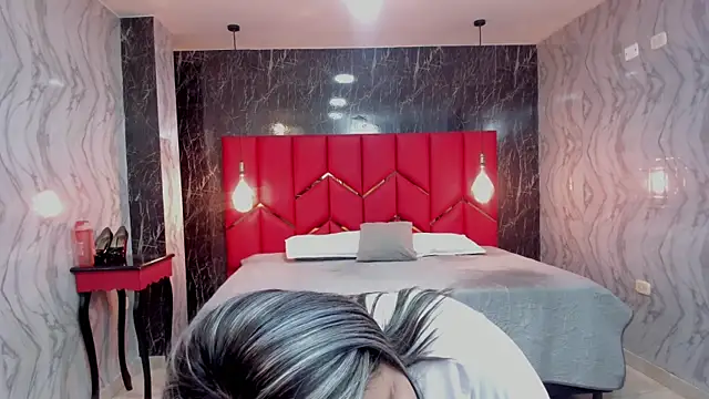 LatinaHoleQueen online show from February 25, 2:06 pm