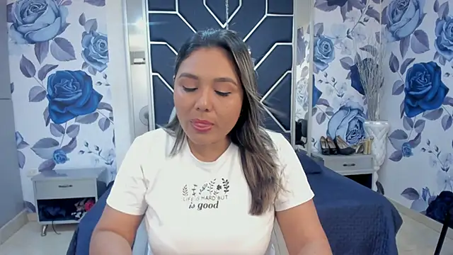 LatinaHoleQueen online show from November 11, 2:23 pm