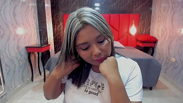 LatinaHoleQueen online show from December 15, 2:23 pm