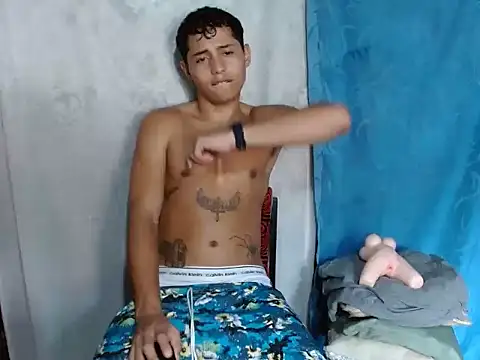 Snapshot of Lil_condor_bby1 chatting on September 24, 7:53 pm Lil condor bby1 online show from September 24, 7:53 pm