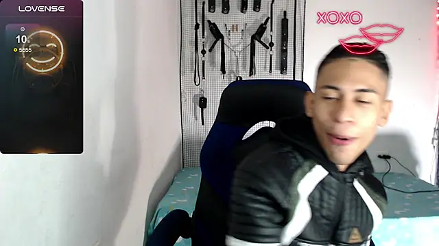 dylan apol0 online show from October 5, 4:47 am